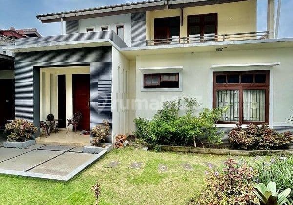 Rumah Rapi Design Minimalist Lokasi Strategis Dlm Komplek