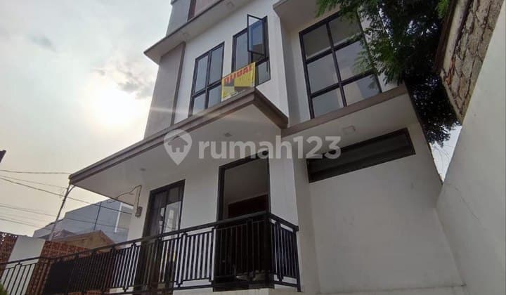 Rumah Minimalis Meruya Selatan Jakarta Barat