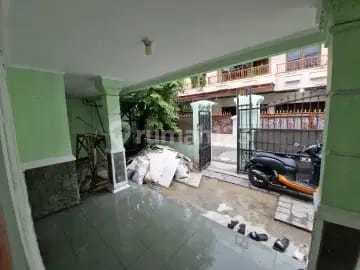 Disewakan Rumah Bersih Terawat di Kemanggisan Palmerah Jakarta Barat