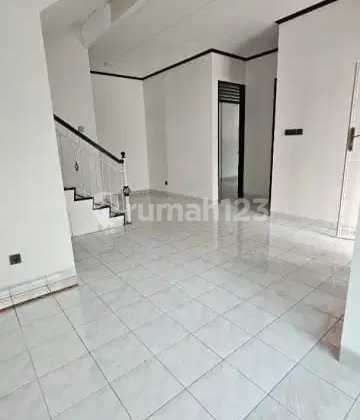 For Rent Nice House in Utan Kayu Utara Pramuka East Jakarta