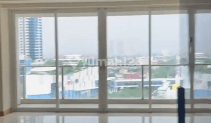 Apartemen One East Residence 6 Bedroom Semi Furnish