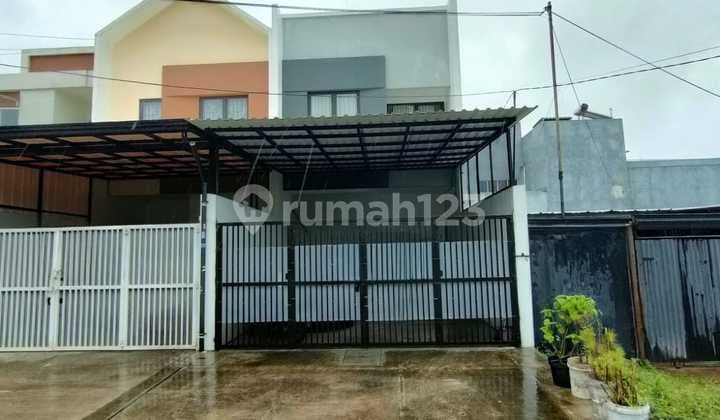 Rumah 2 Lantai Fasad Modern Siap Huni di Jakarta Barat