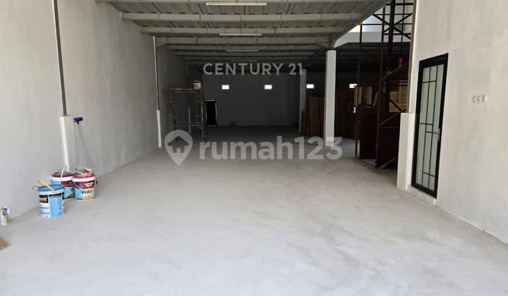 Gudang Siap Pakai Ada Lift Lokasi Teluk Naga Kosambi Tangerang