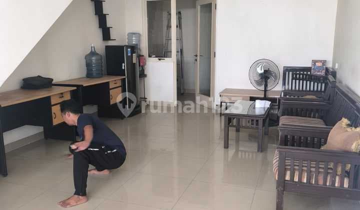 Disewakan Rumah Siap Huni di Perumahan Golf Lake Residence Jakarta Barat