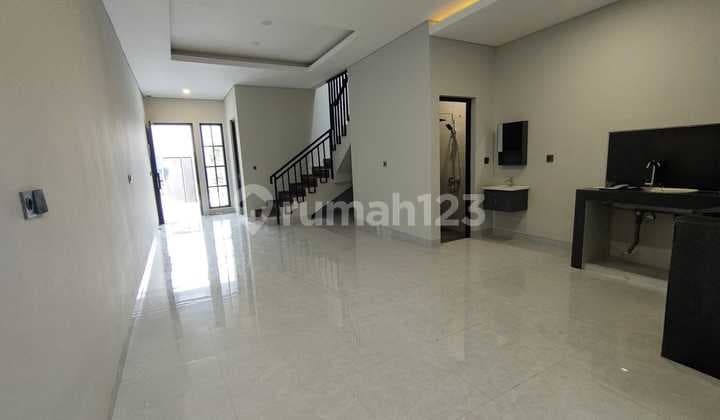 Brand New House Perfect for Gen Z in the Kavling Dki Area of South Meruya, West Jakarta