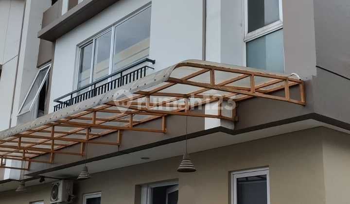 Runah 3 Lantai Semifurnish Mozia Zena, BSD