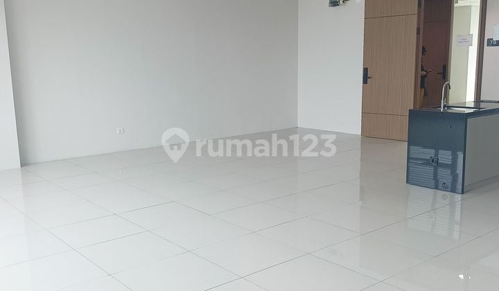 Space Office plus Apartemen HQuarters Unfurnished Baru Type ada Balkon