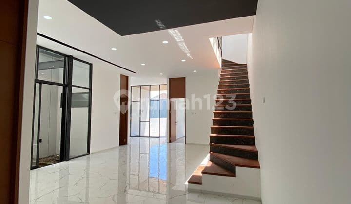 Rumah Di Setraduta Dago Bandung