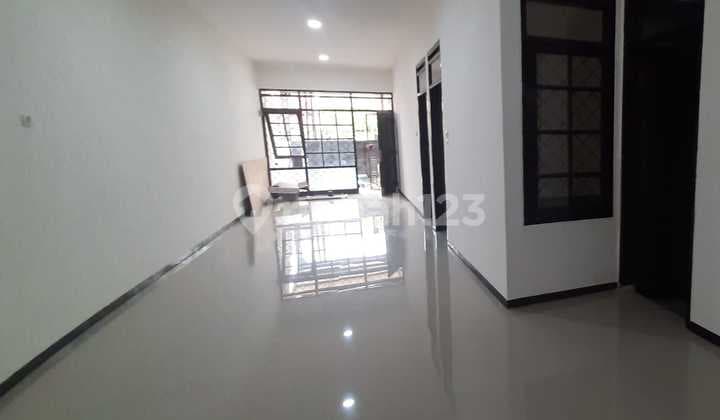 Rumah Siap Huni di Taman Holis Indah