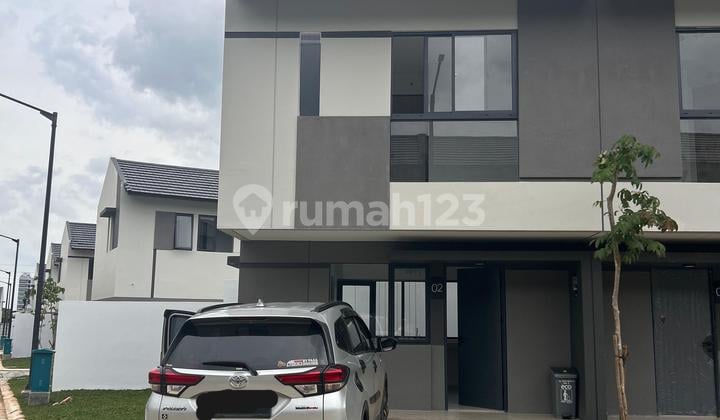 Nice House in Lippo Cikarang Near Data Center and Hotel Ayola