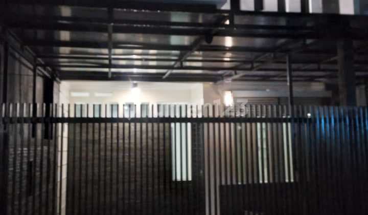 Rumah Full Furnish Terawat Siap Huni di Komplek Setraduta