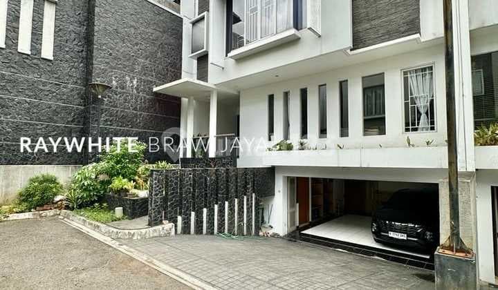 Townhouse Siap Huni Lingkungan Tenang Area Kebayoran Baru