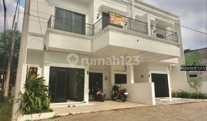 Rumah Berkonsep American Modern Siap Huni di Grogol Limo