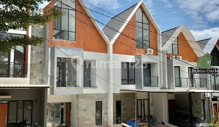 Rumah Minimalis 3 Lantai Siap Huni Dinggir Jalan Raya Sawangan