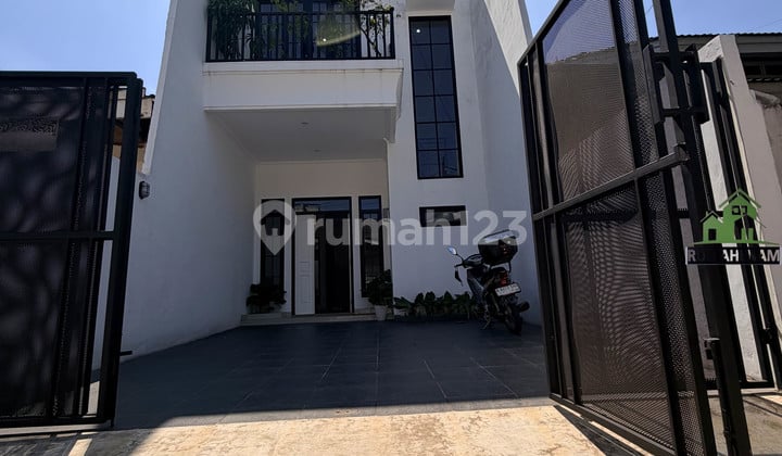 Rumah Minimalis Siap Huni Dalam Perum Megapolitan di Cinere