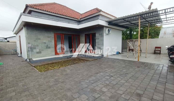 Kbp1519 Brand New Simple House In The Sanur Area.