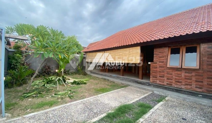 Kbp1352 Brandnew House With Classic Design In Sanur