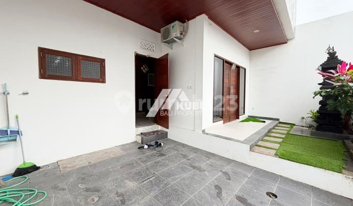 Kbp1562 Clean And Bright House With Minimalist Design In Sanur.