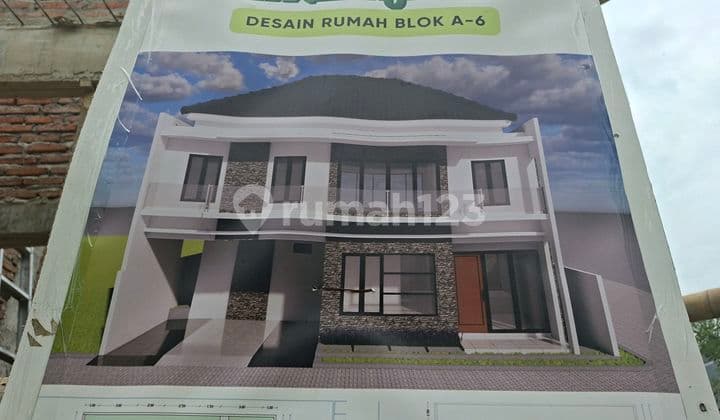 Rumah 2 Lantai Bebas Desain Kota Madiun