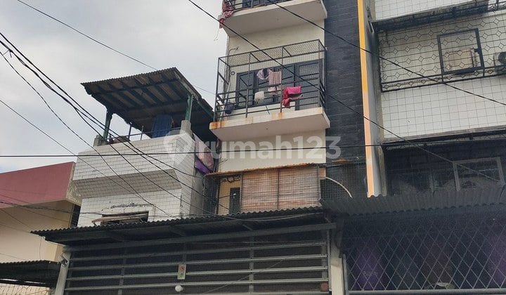 Rumah kost 25 kamar di Mangga Besar Jakarta Barat. Rumah kost 25 kamar di Mangga Besar Jakarta Barat.