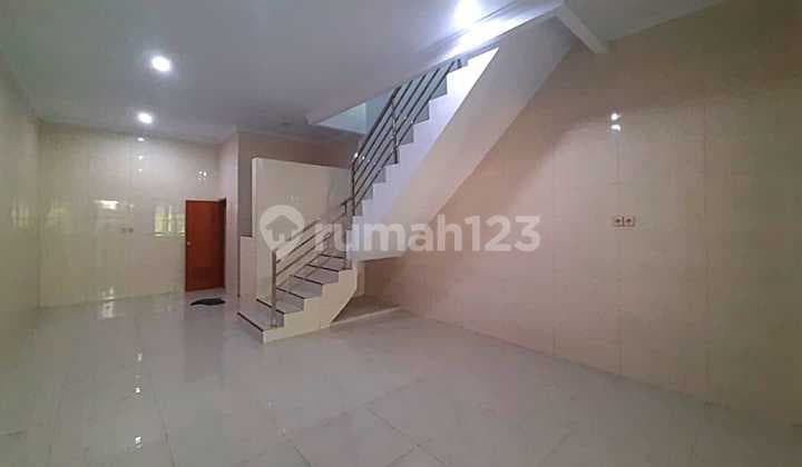 FOR SALE IN NEGOTIABLE PRICE - New 3.5-Story House (5x15), Teluk Gong - Penjaringan