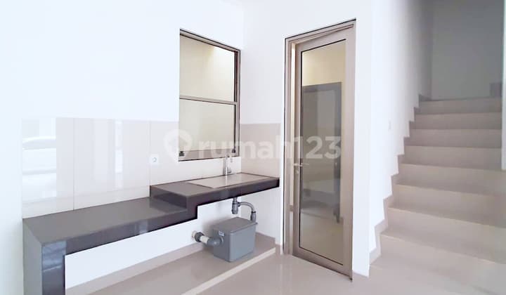 Disewa Termurah Rumah Baru ( 6x12.5 ) PIK 2 - Pantai Indah Kapuk