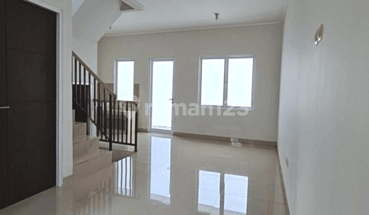 Dijual Termurah Harga Nego Rumah Rapi ( 6x15 ) Royal Palem - Cengkareng