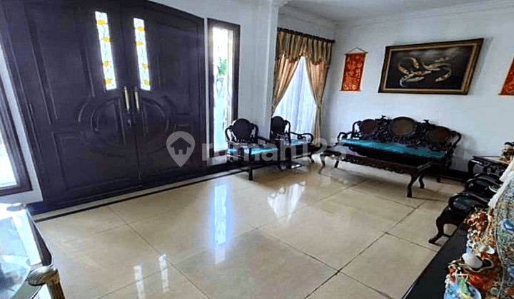 Dijual Harga Nego Sampai Deal Rumah 3 Tingkat Rapi Siap Huni ( 10x20 ) Taman Palem Lestari - Kalideres, Cengkareng