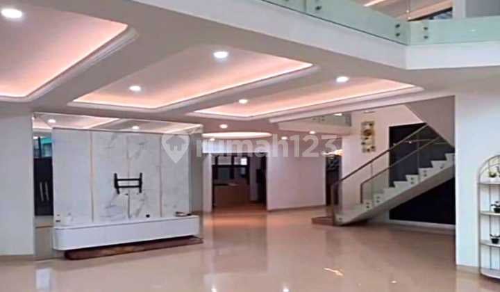 Dijual Harga Nego Rumah Mewah Siap Huni ( 1045m2 ) Cipedak - Jagakarsa, Jakarta Selatan