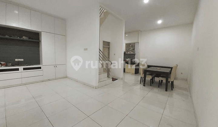 Dijual Termurah Harga Nego Rumah 3 Tingkat Rapi Siap Huni ( 6x12 ) Citra Garden 5 - Kalideres