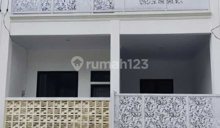 Rumah Strategis 2 Lantai di Cluster Seruni, Harapan Indah