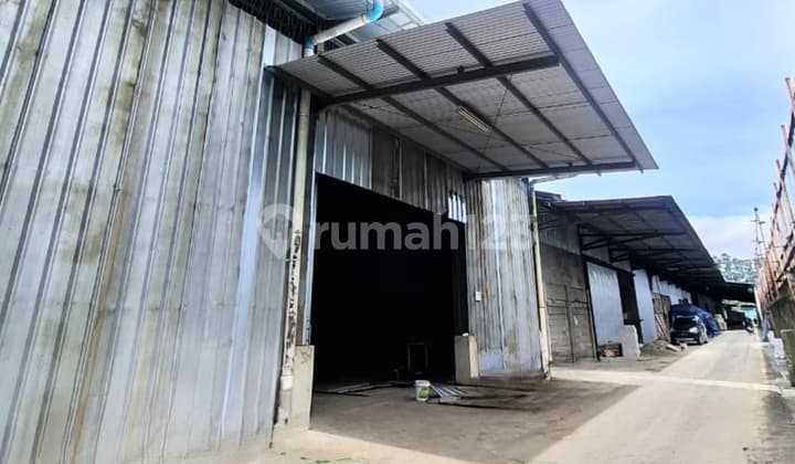 Gudang Ex Pabrik Lokasi Strategis di Daan Mogot Jakarta Barat - Operasional 24 Jam & Akses Kontainer 40 Feet