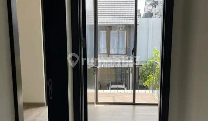 Dijual Rumah Ada Attic Room di Cluster Wisteria Keppel Metland Cakung Jakarta Timur