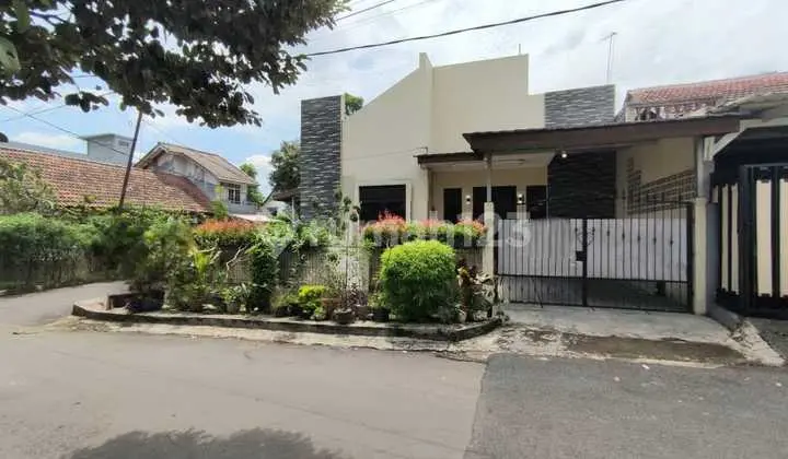 Rumah Nyaman 1 Lantai di Nirwana Estate Cikaret - Hook Strategis, Lingkungan Tenang!