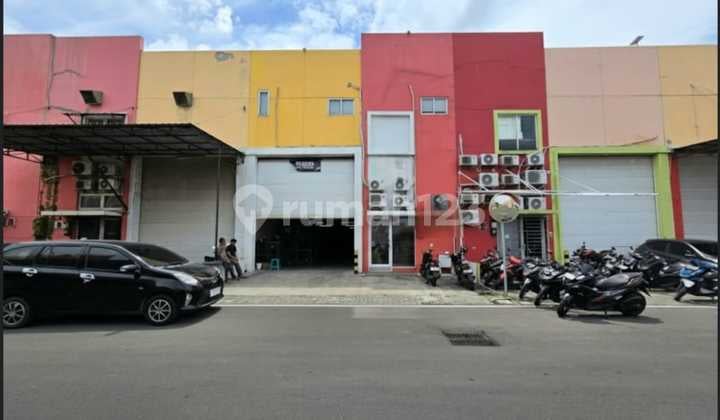 2 Gudang Gandeng 3 Lantai dan Ada Lift Barang di Green Sedayu Bizpark Jakarta Timur - Dekat Gerbang Tol