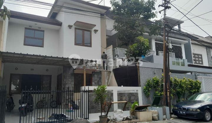 BUAH BATU, DEKAT BATUNUNGGAL. RUMAH MODERN SIAP HUNI DI KOTA BANDUNG