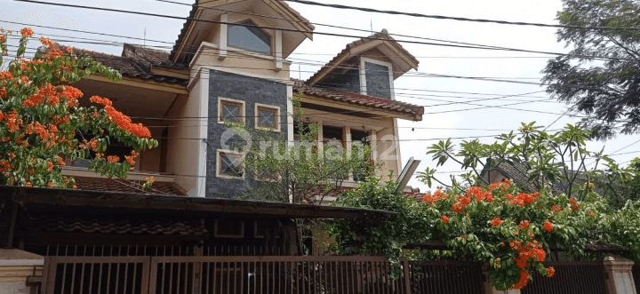 Komplek Turangga, Buahbatu, Pusat Kota. Rumah 2 Lantai Siap Huni Di Kota Bandung