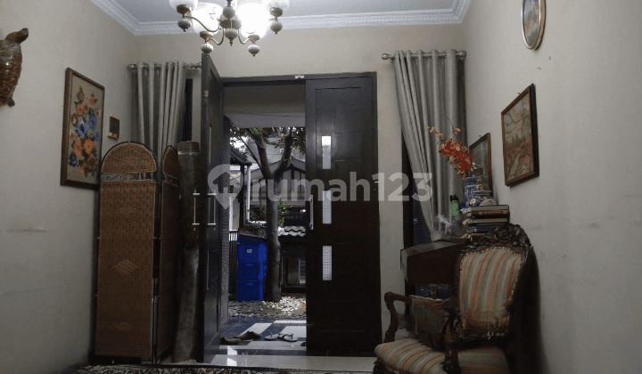 Komplek Bkr, Buah Batu. Rumah Minimalis Modern di Kota Bandung