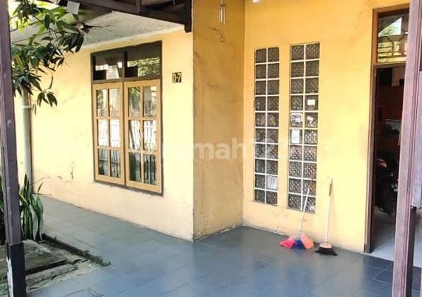 LEUWIANYAR, SITUSAEUR. READY-TO-OCCUPY HOUSE IN BANDUNG CITY