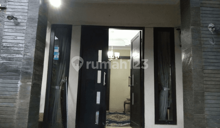 Komplek Bkr, Buah Batu. Rumah 2 Lantai Siap Huni di Kota Bandung