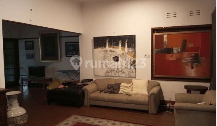 SAYAP GEDUNG SATE, DJUANDA, DAGO. RUMAH LUAS 2 LANTAI DI KOTA BANDUNG