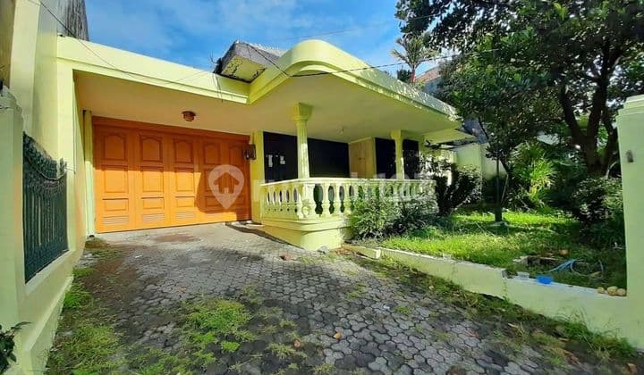 SAYAP SURAPATI, DAGO. RUMAH BESAR SIAP HUNI DI KOTA BANDUNG