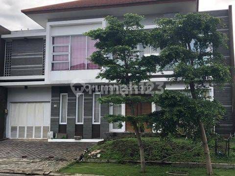 Hot Deal!!! Rumah Bagus 3 Lantai View Danau di Komp. Kota Baru Parahyangan, Kbp, Bandung