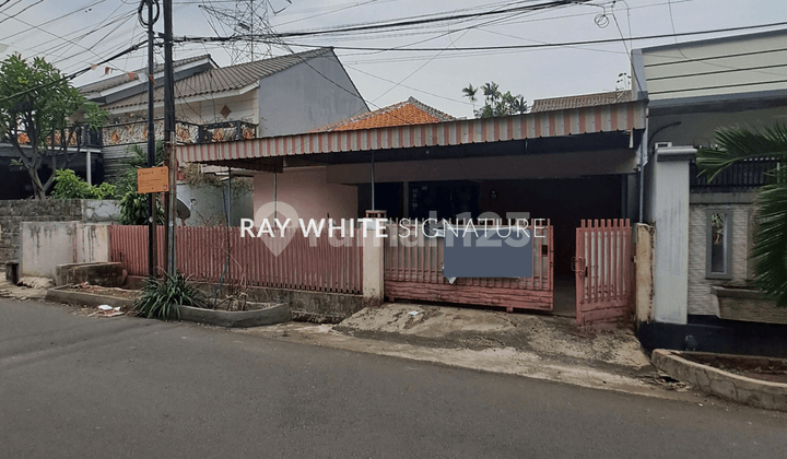 Rumah Lama di Jl Bambu Duri, Pondok Bambu