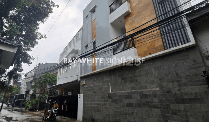 Dijual Rumah Kost Aktif 18 Kamar Di Jl. Tiong, Karet Kuningan