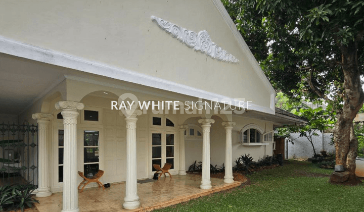 For Sale Well-Maintained Old Livable House on Bangka Street