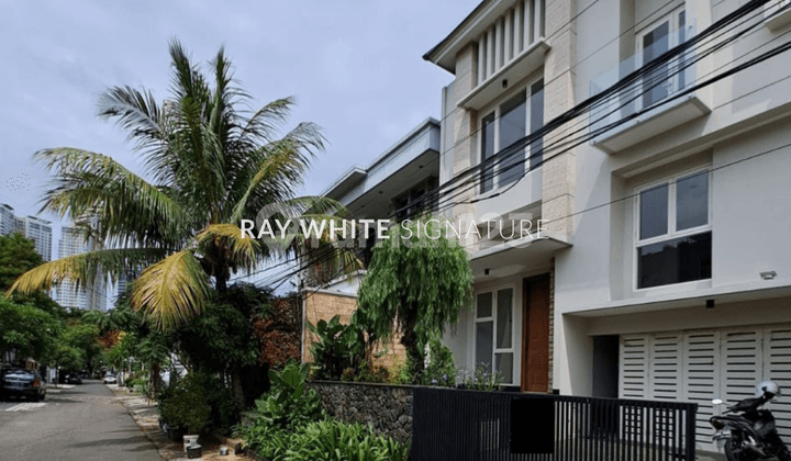 For Sale Brand New Ready-to-Occupy House on Jl Gandaria V, Keb. Baru