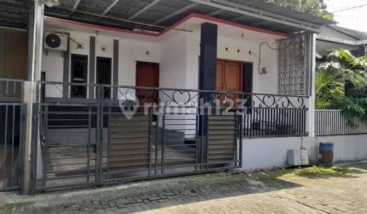Rumah Nyaman Minimalis di Banyumanik