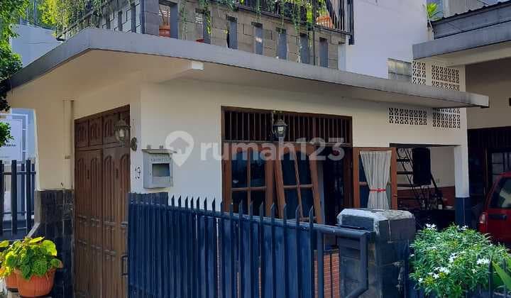 House for Sale with SHM in Kramat Senen, Central Jakarta, Flood-Free, Move-In Ready, Close to Transportation Access, Already Equipped with AC