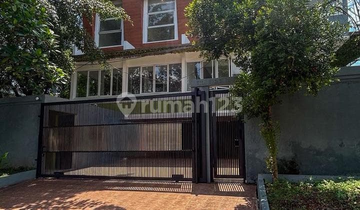 Dijual Rumah Pondok Indah Posisi Hook 3 Lantai Lokasi Tenang Nyaman Akses Jalan Lebar Jakarta Selatan Shm Sudah Renovasi